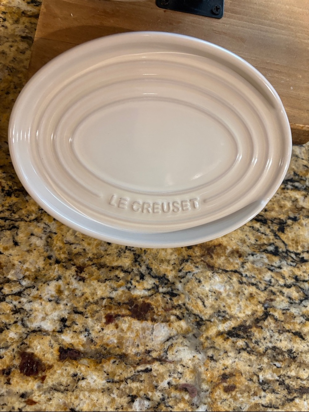 Le Creuset Cream Stoneware Oval Spoon Rest, Meringue